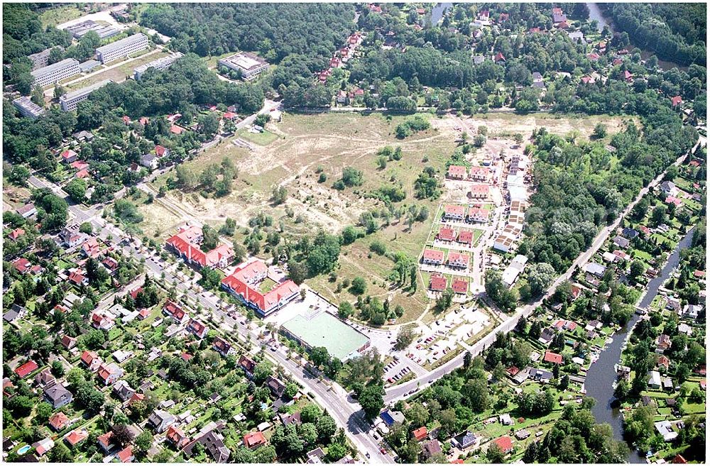 Aerial image Berlin Köpenick - Wohnsiedlung und Baufläche der DEGEWO an der Fürstenwalder Allee / Lagunenweg in Treptow-Köpenick.