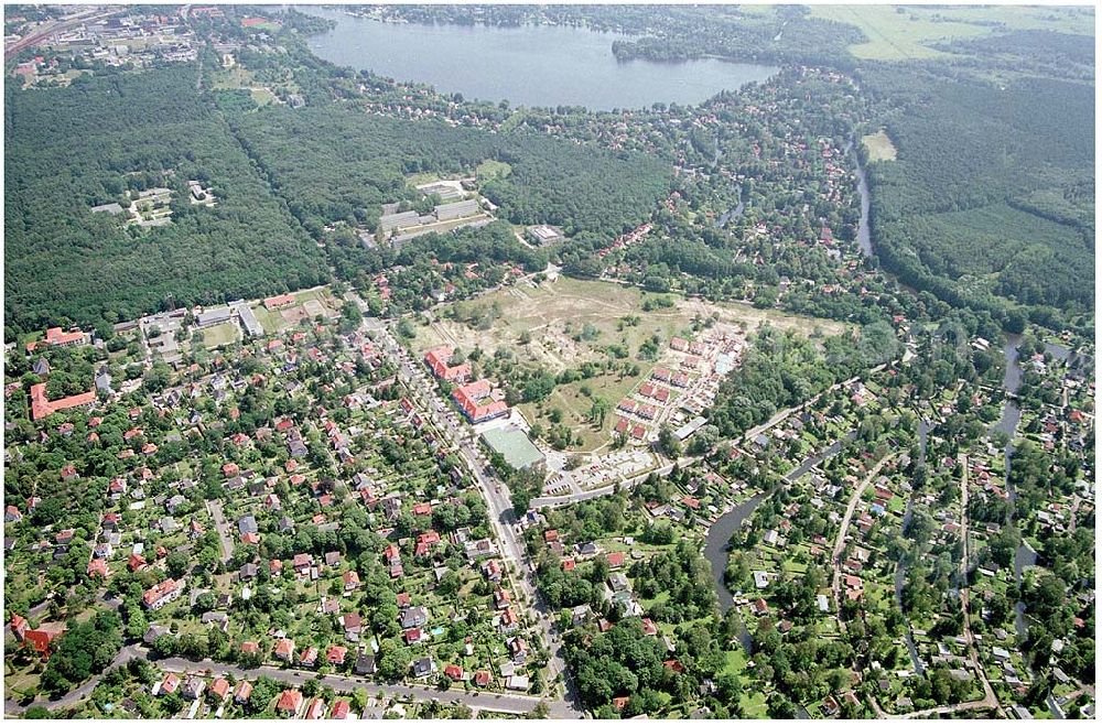 Aerial photograph Berlin Köpenick - Wohnsiedlung und Baufläche der DEGEWO an der Fürstenwalder Allee / Lagunenweg in Treptow-Köpenick.