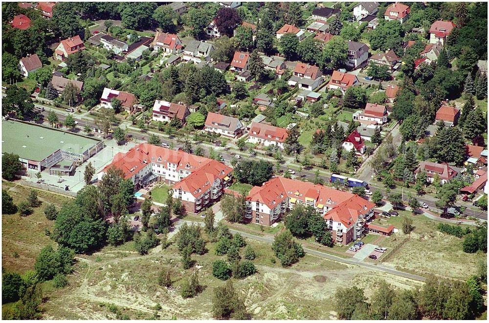 Berlin Köpenick from above - Wohnsiedlung und Baufläche der DEGEWO an der Fürstenwalder Allee / Lagunenweg in Treptow-Köpenick.