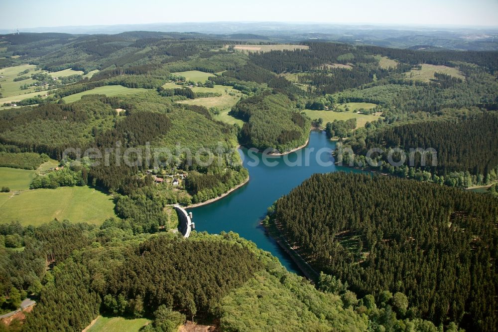 Meinerzhagen from the bird's eye view: View of the Fuerwiggetalsperre in Meinerzhagen in the state of North Rhine-Westphalia. Die 1902 bis 1904 erbaute Talsperre dienst vor allem der Trinkwasserversorgung