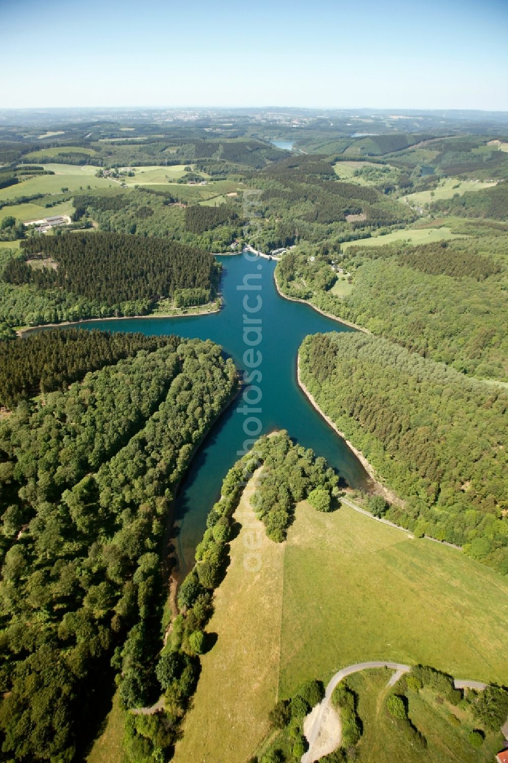 Meinerzhagen from above - View of the Fuerwiggetalsperre in Meinerzhagen in the state of North Rhine-Westphalia. Die 1902 bis 1904 erbaute Talsperre dienst vor allem der Trinkwasserversorgung