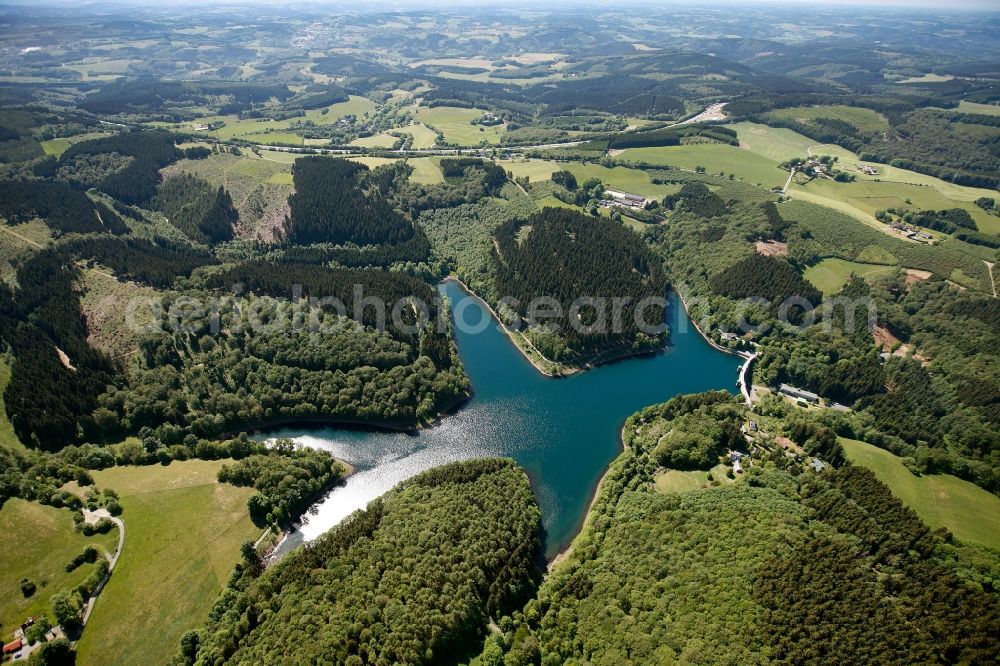 Meinerzhagen from the bird's eye view: View of the Fuerwiggetalsperre in Meinerzhagen in the state of North Rhine-Westphalia. Die 1902 bis 1904 erbaute Talsperre dienst vor allem der Trinkwasserversorgung