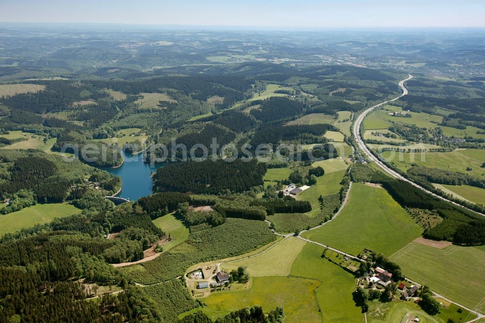 Aerial photograph Meinerzhagen - View of the Fuerwiggetalsperre in Meinerzhagen in the state of North Rhine-Westphalia. Die 1902 bis 1904 erbaute Talsperre dienst vor allem der Trinkwasserversorgung