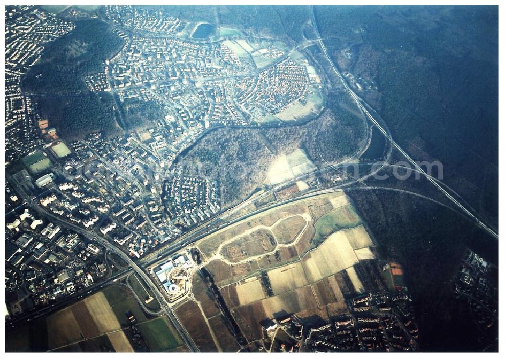 Rüsselsheim / Hessen from above - Bau des Gewerbegebietes der HVB-Immobilienmanagement AG an der Autobahnabfahrt Rüsselsheim - Mitte in Rüsselsheim / Hessen. Aufnahmen aus 6000 ft Höhe nur möglich, da Objekt direkt in der westlichen Einflugsschneise des Frankfurter Flughafens liegt !!