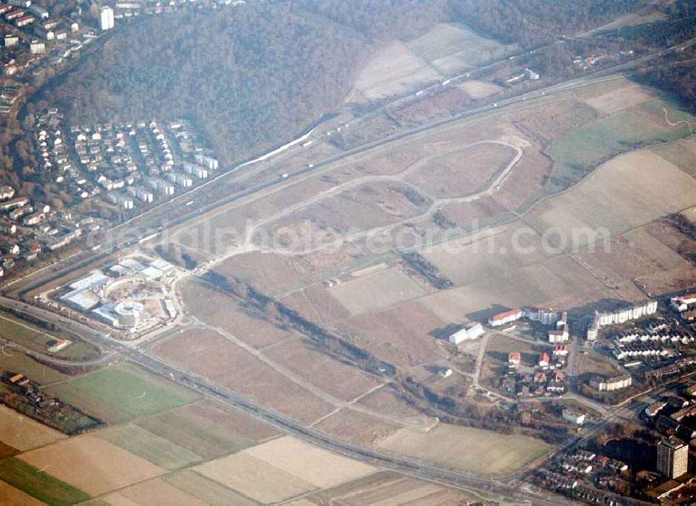 Rüsselsheim / Hessen from the bird's eye view: Bau des Gewerbegebietes der HVB-Immobilienmanagement AG an der Autobahnabfahrt Rüsselsheim - Mitte in Rüsselsheim / Hessen. Aufnahmen aus 6000 ft Höhe nur möglich, da Objekt direkt in der westlichen Einflugsschneise des Frankfurter Flughafens liegt !!