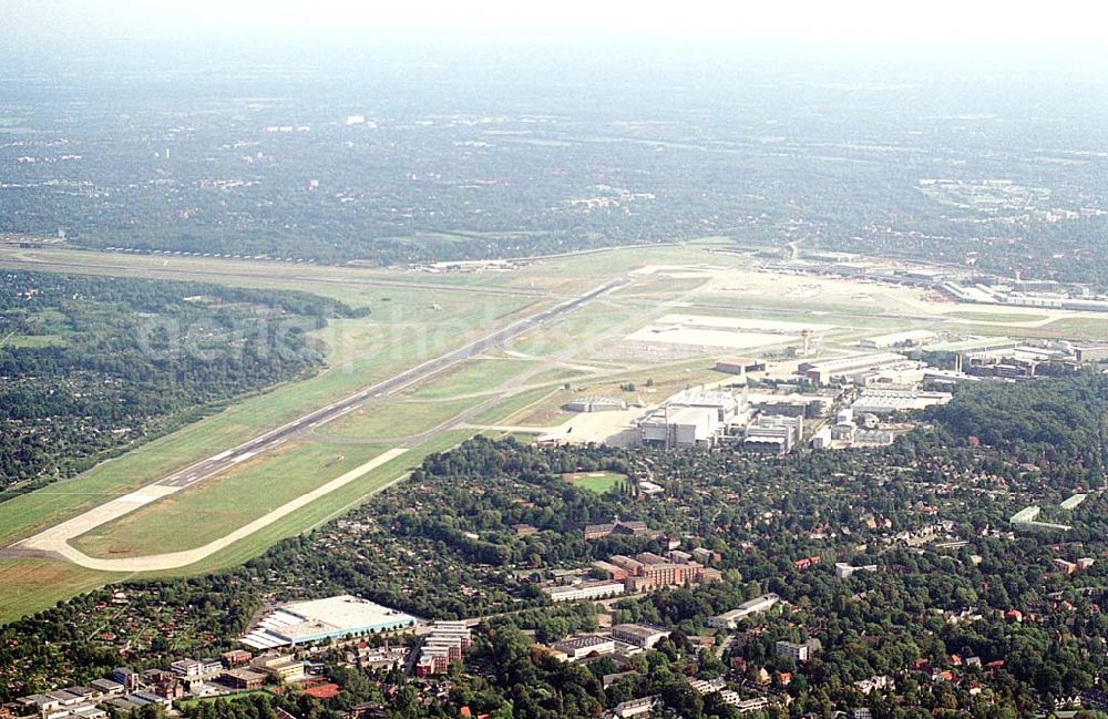 Aerial photograph Fuhlsbüttel / Hamburg - Fuhlsbüttel / Hamburg Blick auf den Flughafen Hamburg-Fuhlsbüttel vom Westen her 06.09.03