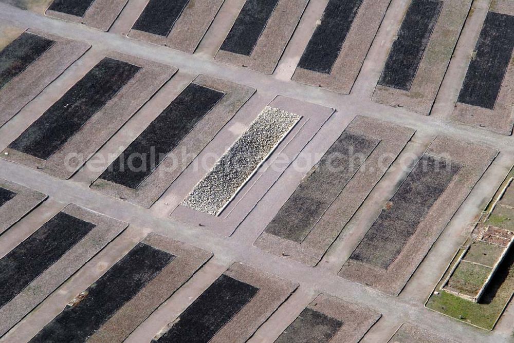 Aerial image Weimar - Blick auf die Fundamente der Häftlingsbaracken des KZ Buchenwald, eines der größten Konzentrationslager auf deutschem Boden. Es wurde zwischen Juli 1937 und April 1945 auf dem Ettersberg bei Weimar als Arbeitslager betrieben. Anschrift: Gedenkstätte Buchenwald, 99427 Weimar-Buchenwald; Tel. 03643/4300;