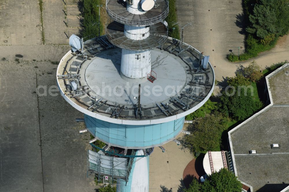 Aerial image Heide - Funkturm and transmission system as basic network transmitter and Fernmeldeturm on street Neuwerkstrasse in Heide in the state Schleswig-Holstein, Germany