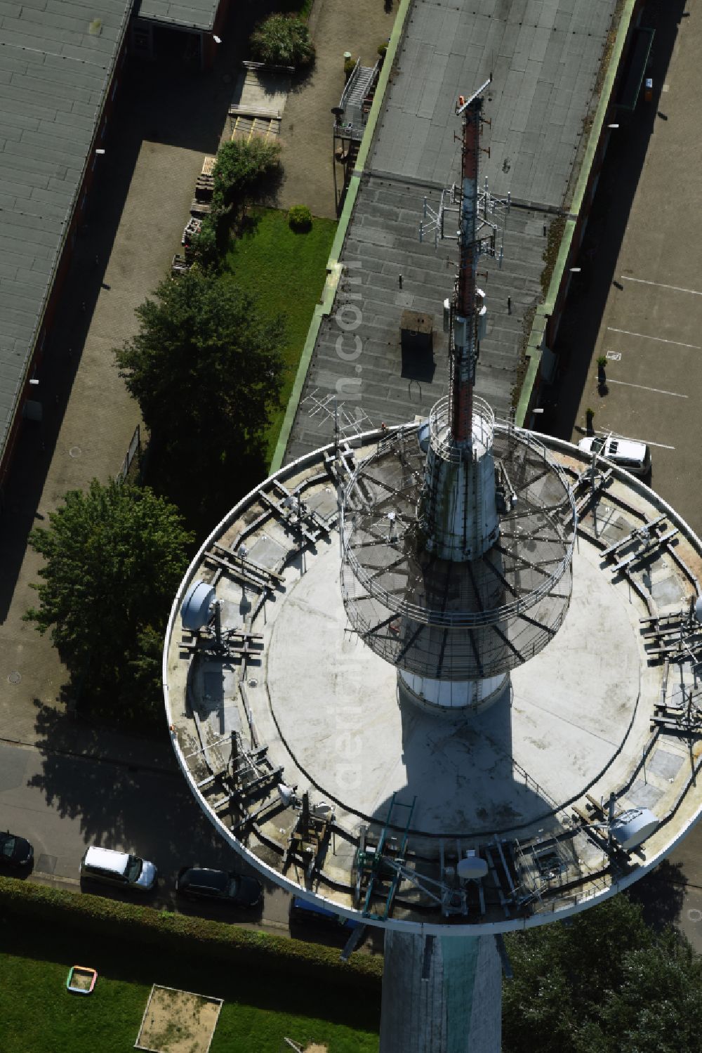 Aerial image Heide - Funkturm and transmission system as basic network transmitter and Fernmeldeturm on street Neuwerkstrasse in Heide in the state Schleswig-Holstein, Germany