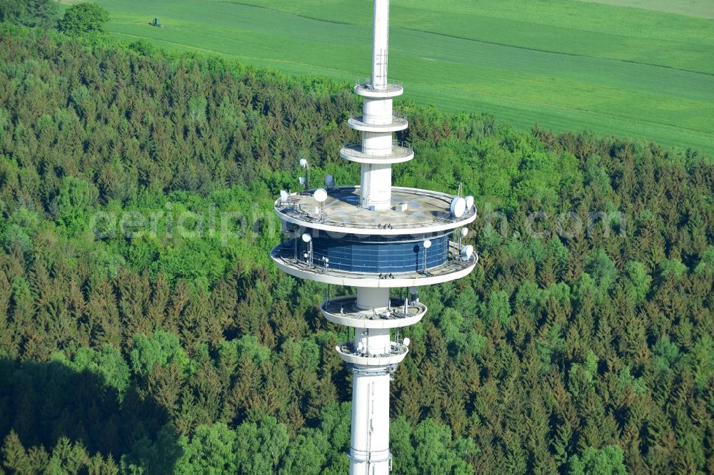 Neverstaven from above - Funkturm and transmission system as basic network transmitter Fernmeldeturm Neverstaven of DFMG Deutsche Funkturm GmbH in Neverstaven ( Travenbrueck ) in the state Schleswig-Holstein, Germany