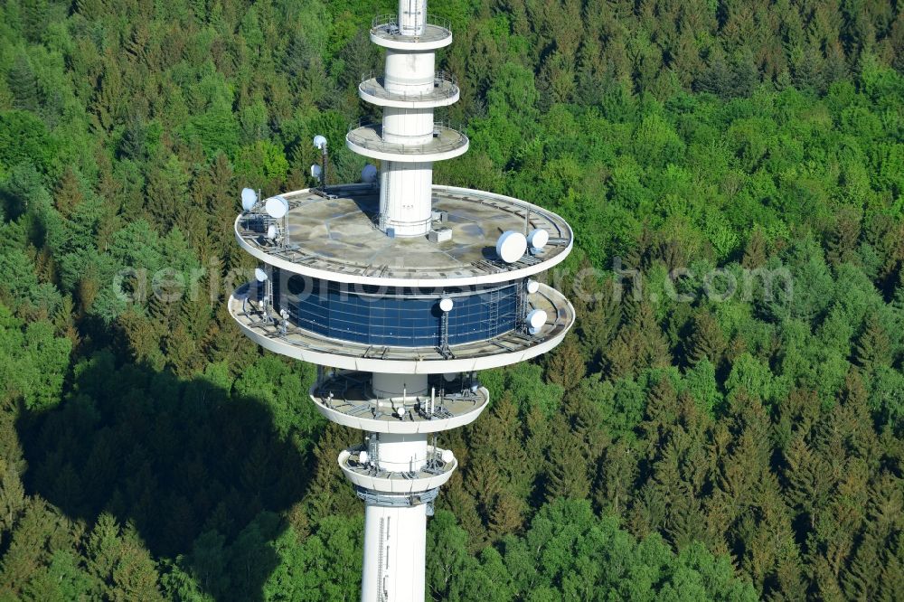 Aerial image Neverstaven - Funkturm and transmission system as basic network transmitter Fernmeldeturm Neverstaven of DFMG Deutsche Funkturm GmbH in Neverstaven ( Travenbrueck ) in the state Schleswig-Holstein, Germany