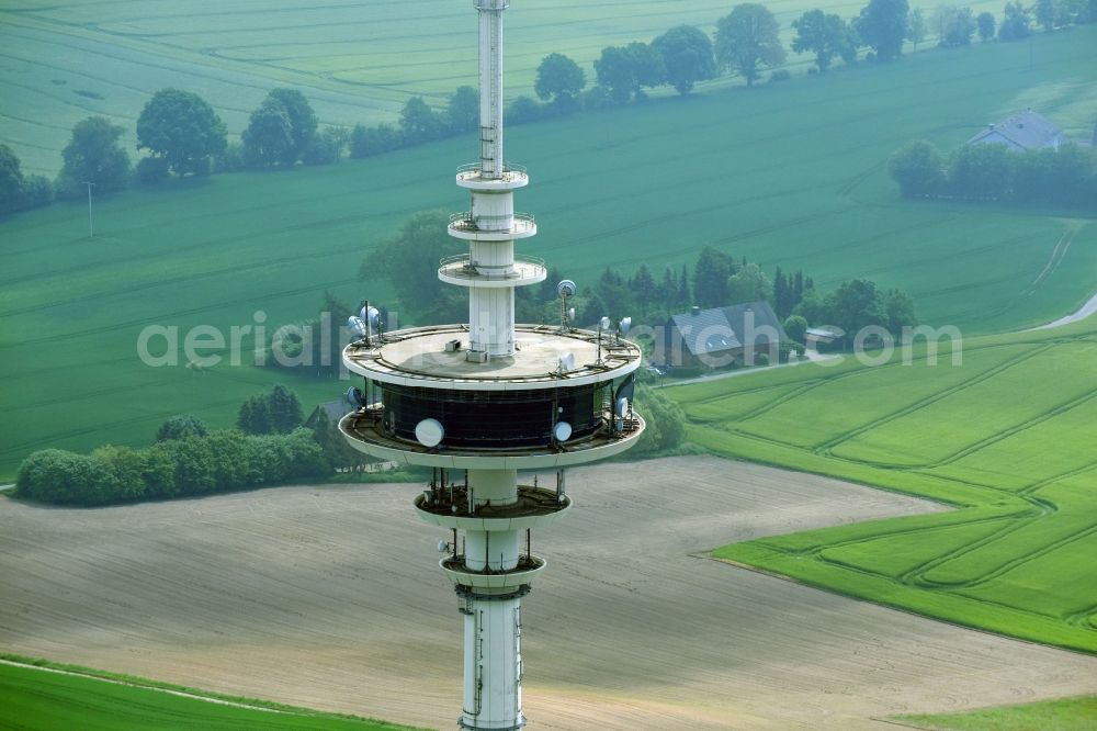 Neverstaven ( Travenbrück ) from the bird's eye view: Funkturm and transmission system as basic network transmitter Fernmeldeturm Neverstaven of DFMG Deutsche Funkturm GmbH in Neverstaven ( Travenbrueck ) in the state Schleswig-Holstein, Germany