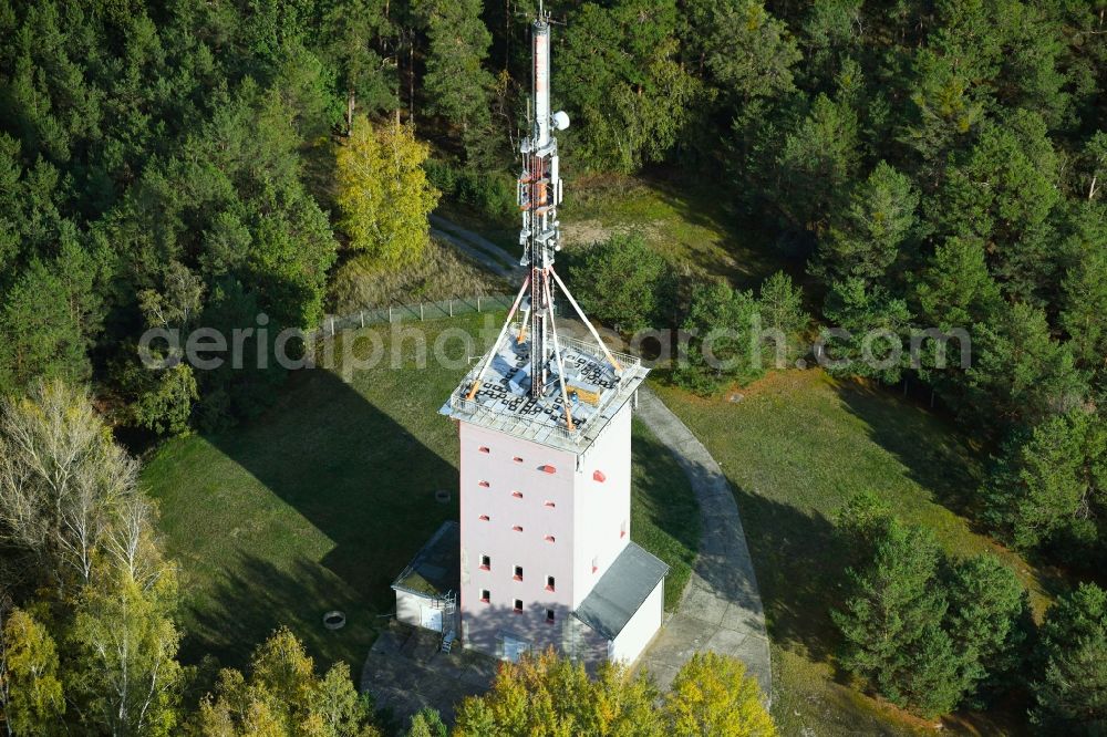 Phöben from above - Funkturm and transmission system as basic network transmitter on Phoebener Wachtelberg in Phoeben in the state Brandenburg, Germany