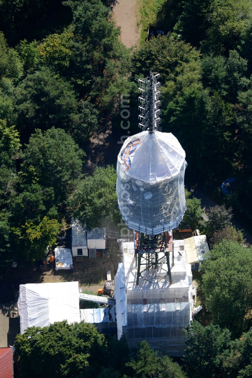 Maikammer from above - Radio tower and transmitter on the highest mountain of the Palatinate Forest, the Kalmit in Maikammer in the state Rhineland-Palatinate. Currently, renovation work will take place through the Werner Diener GmbH & Co. Industrieanstrich KG