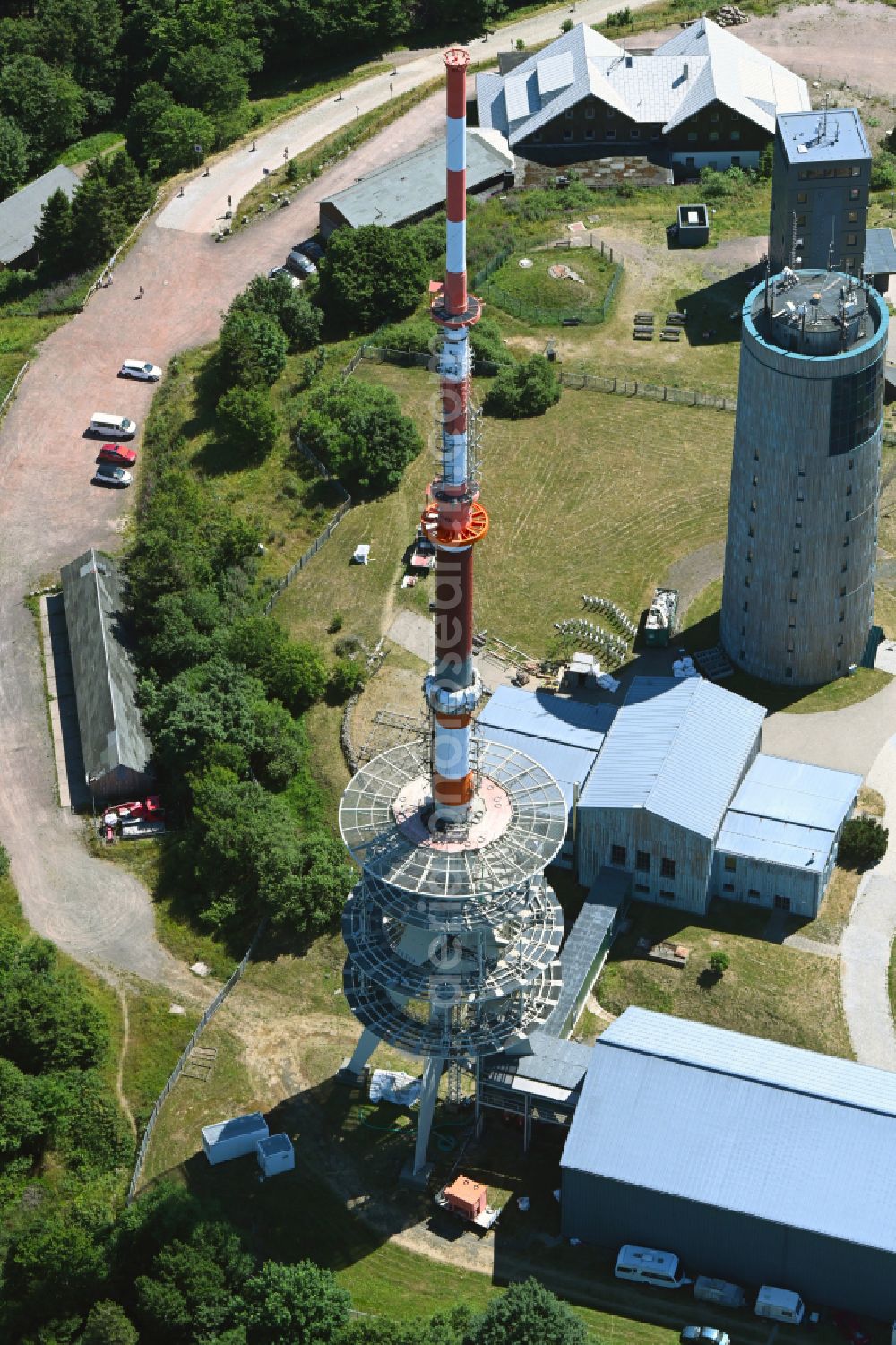 Aerial photograph Brotterode - Radio tower and transmitter on the crest of the mountain range Grosser Inselsberg in Kurort Brotterode in the state Thuringia, Germany