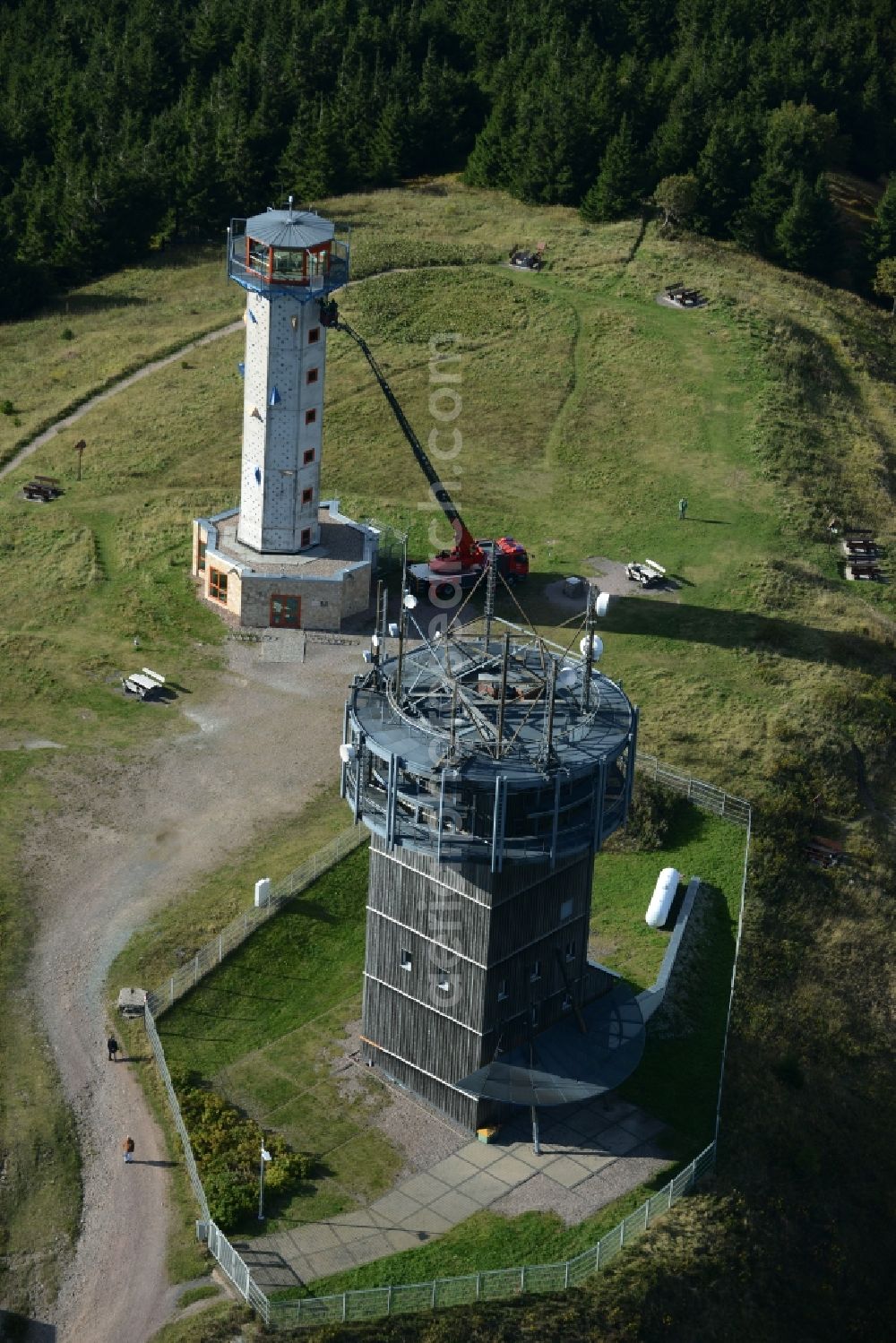 Gehlberg from the bird's eye view: Radio tower and transmitter on the crest of the mountain range Schneekopf in Gehlberg in the state Thuringia