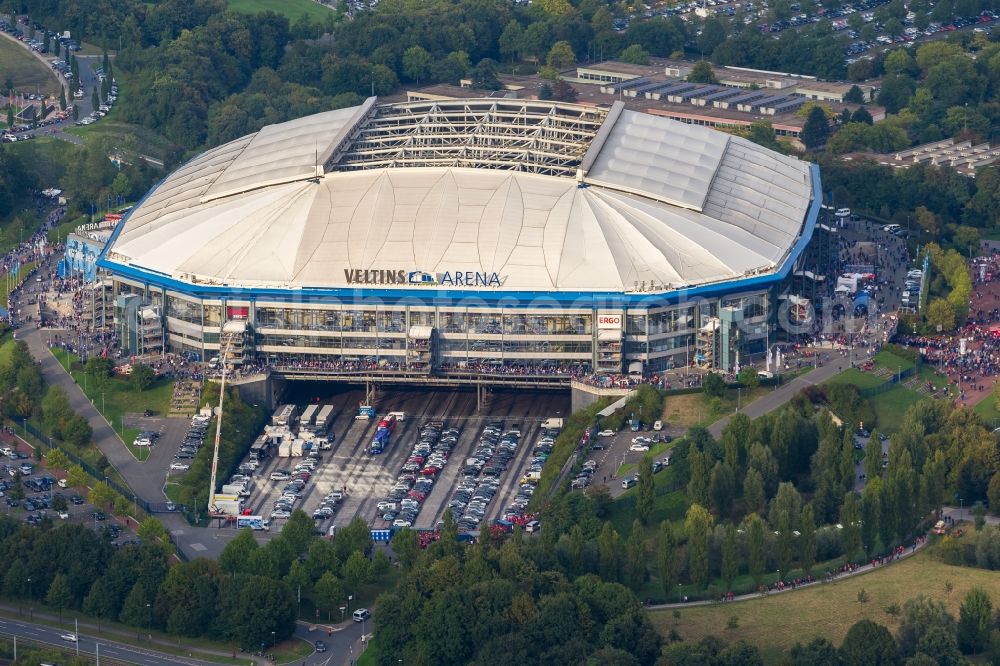 Aerial photograph Gelsenkirchen - Football fans at Bundesliga match against Bayern Schalke in the grounds of the stadium Veltins Arena / Schalke stadium in Gelsenkirchen in North Rhine-Westphalia