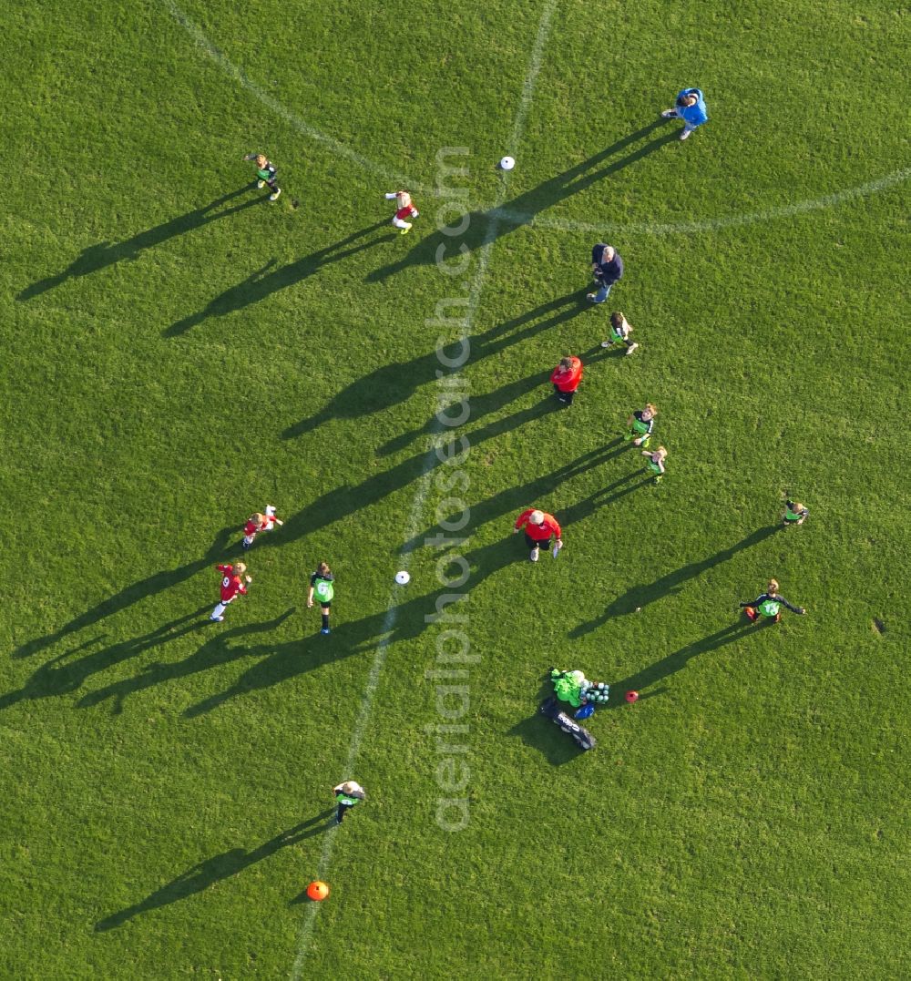 Dorsten from the bird's eye view: Football - training game on the football field Jahnplatz in Dorsten in the state of North Rhine-Westphalia