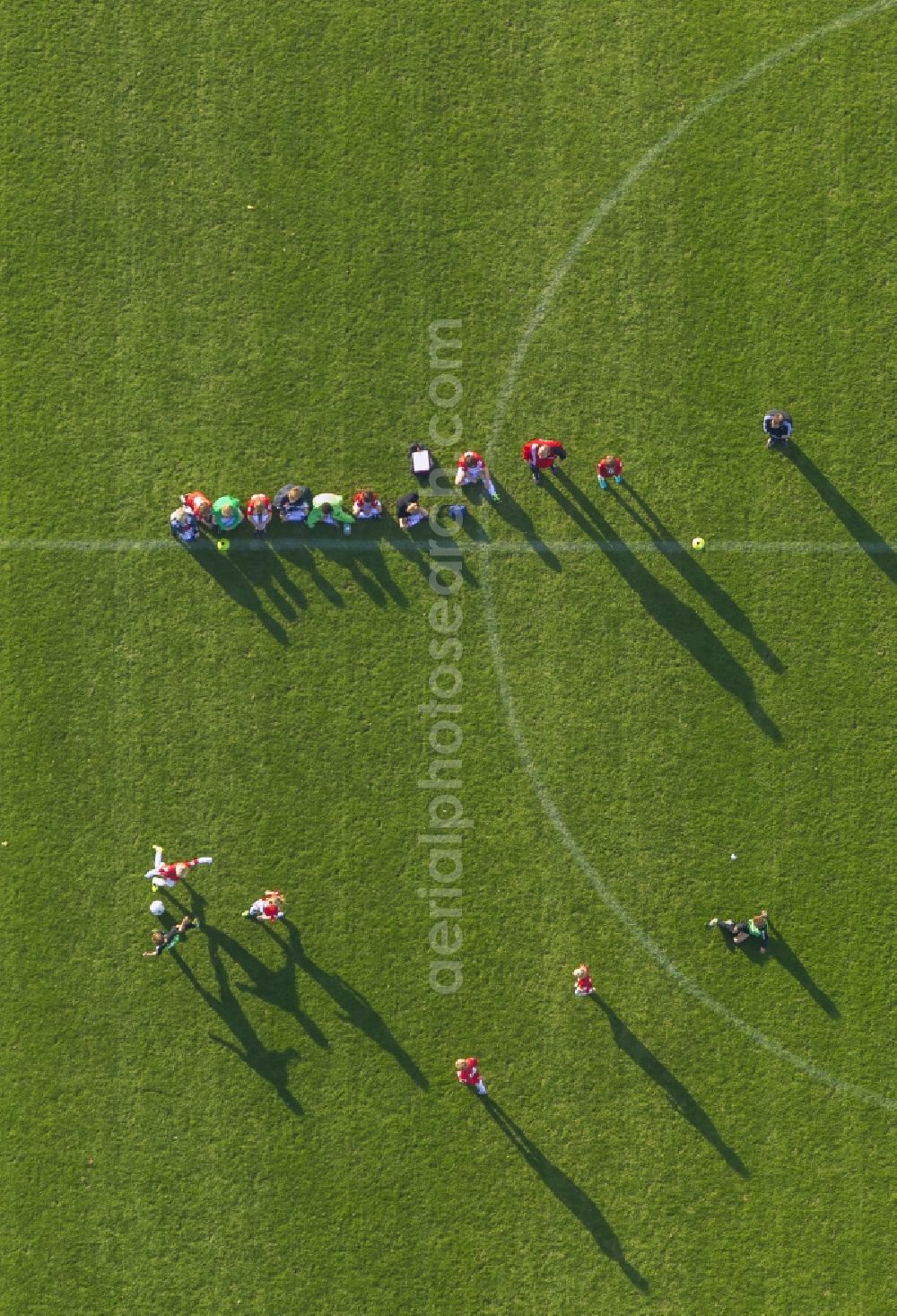 Dorsten from above - Football - training game on the football field Jahnplatz in Dorsten in the state of North Rhine-Westphalia