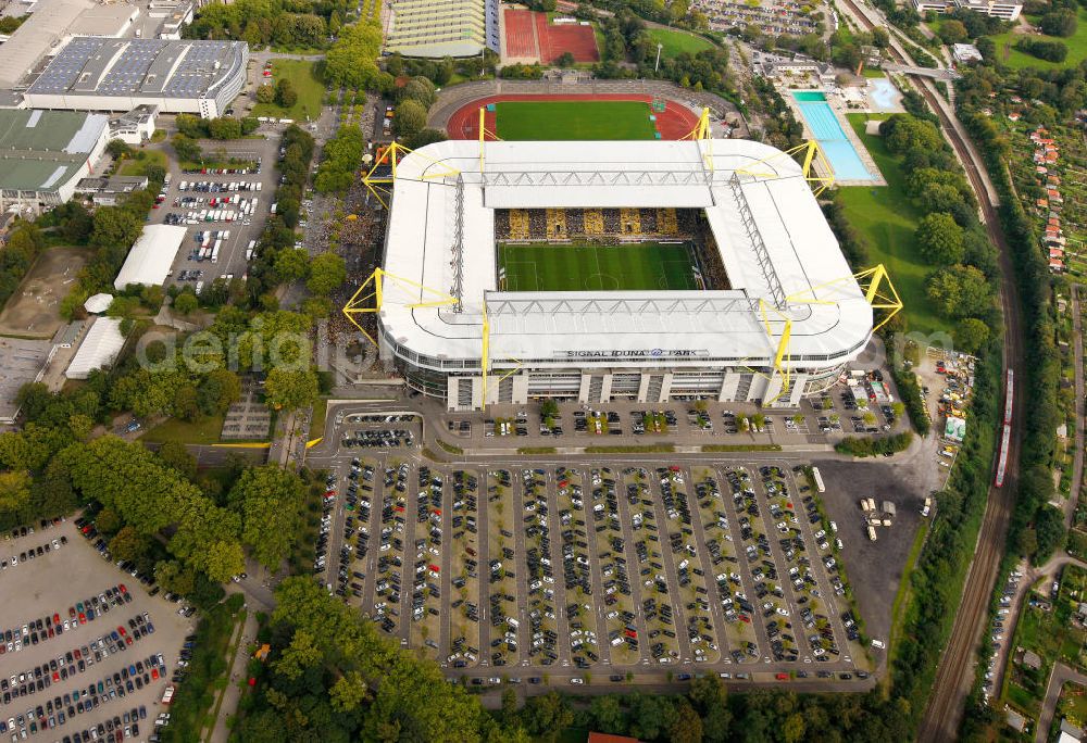 Dortmund from the bird's eye view: Gelände des Borusseum , dem Stadion Signal Iduna Park anläßlich des Spiels BVB gegen Hertha BSC . Reception / championship celebration for the football team of Borussia Dortmund on Borusseum, the Signal Iduna Park Stadium.