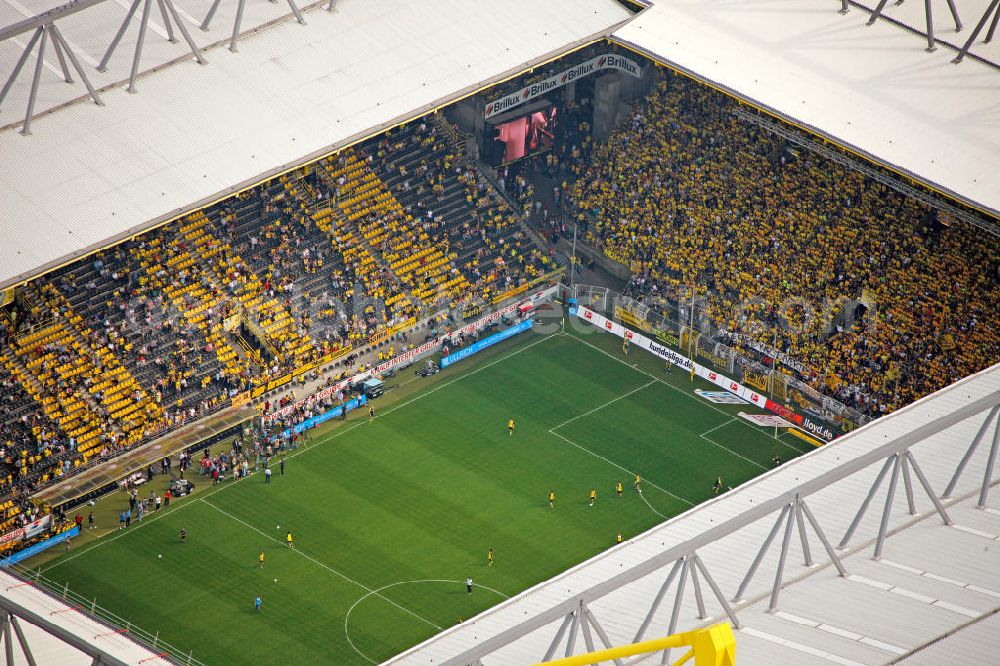 Aerial image Dortmund - Gelände des Borusseum , dem Stadion Signal Iduna Park anläßlich des Spiels BVB gegen Hertha BSC . Reception / championship celebration for the football team of Borussia Dortmund on Borusseum, the Signal Iduna Park Stadium.