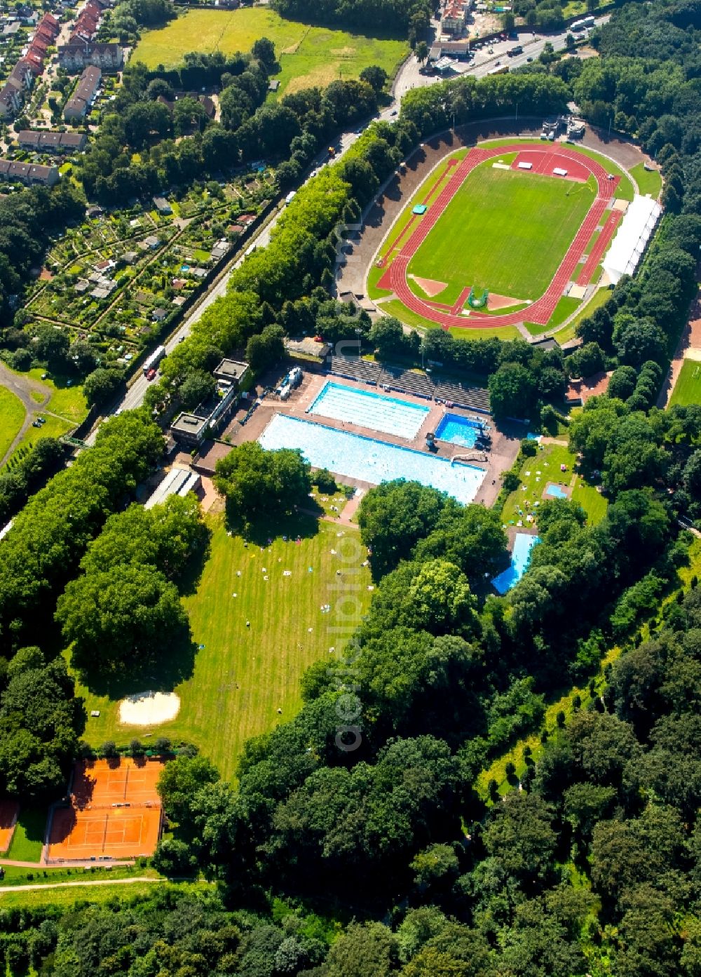 Gladbeck from the bird's eye view: Football stadium of the club VfL Gladbeck 1921 next to the pool Gladbeck in Gladbeck in North Rhine-Westphalia