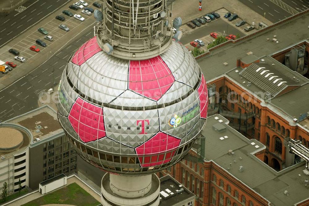 Berlin from the bird's eye view: Blick auf die Fußballwerbung auf dem Berliner Fernsehturm