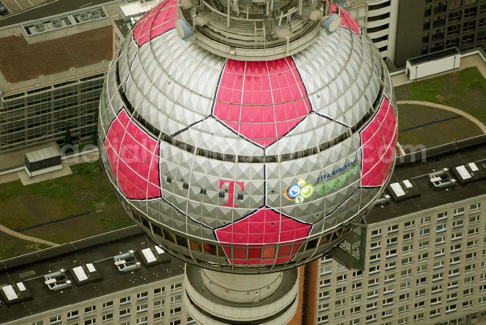 Aerial photograph Berlin - Blick auf die Fußballwerbung auf dem Berliner Fernsehturm