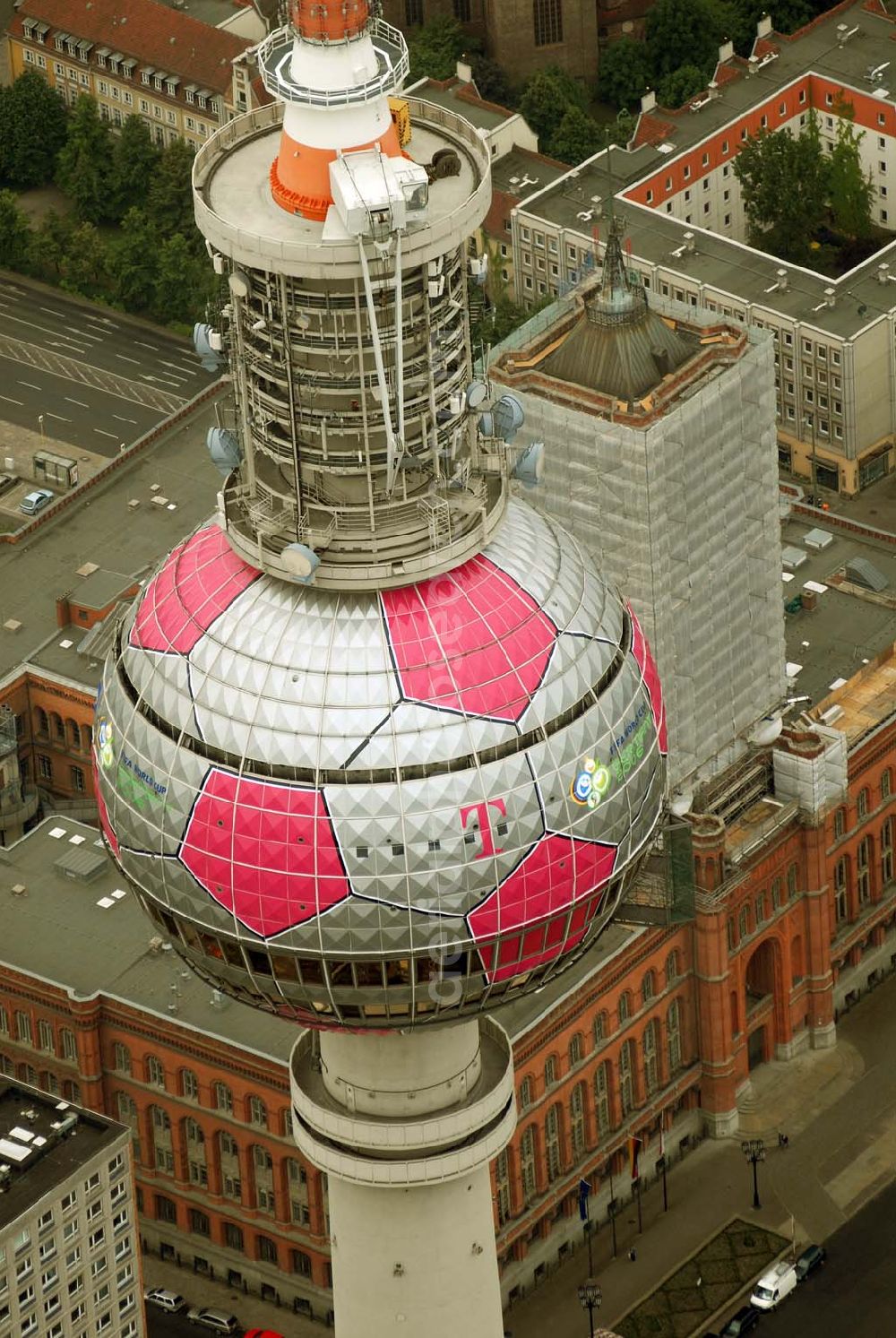 Berlin from the bird's eye view: Blick auf die Fußballwerbung auf dem Berliner Fernsehturm