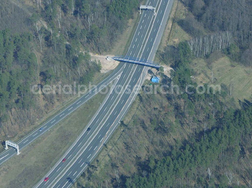 Babelsberg from above - Bau einer Fußgängerbrücke an der Nuthe, Schnellstraße am Autobahnabfahrt Babelsberg durch die Firma Schälerbau GmbH