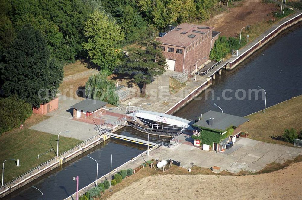 Aerial image Wusterwitz - Blick auf die Fußgängerbrücke Wusterwitz am Elbe-Havel-Kanal.