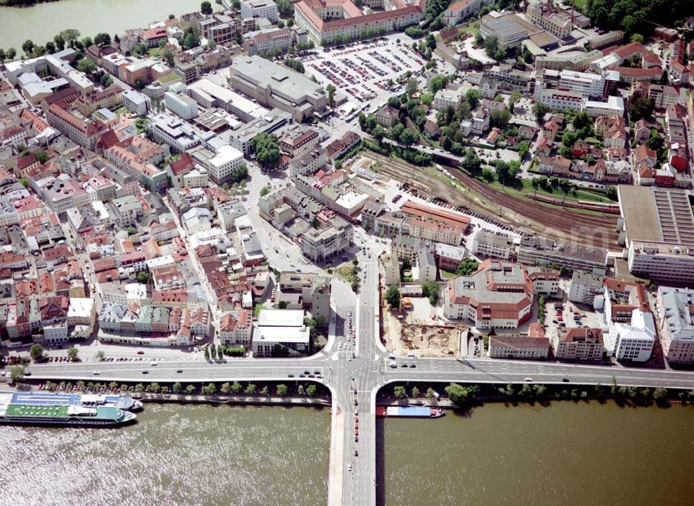 Passau / Bayern from the bird's eye view: Fußgängerzone in der Altstadt von Passau am Hauptbahnhof. Eine Planungsfläche der ECE-Projektmanagement GmbH Hamburg.