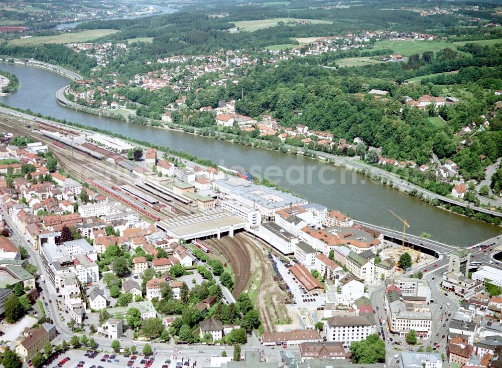 Aerial image Passau / Bayern - Fußgängerzone in der Altstadt von Passau am Hauptbahnhof. Eine Planungsfläche der ECE-Projektmanagement GmbH Hamburg.