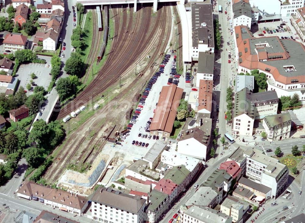 Aerial photograph Passau / Bayern - Fußgängerzone in der Altstadt von Passau am Hauptbahnhof. Eine Planungsfläche der ECE-Projektmanagement GmbH Hamburg.