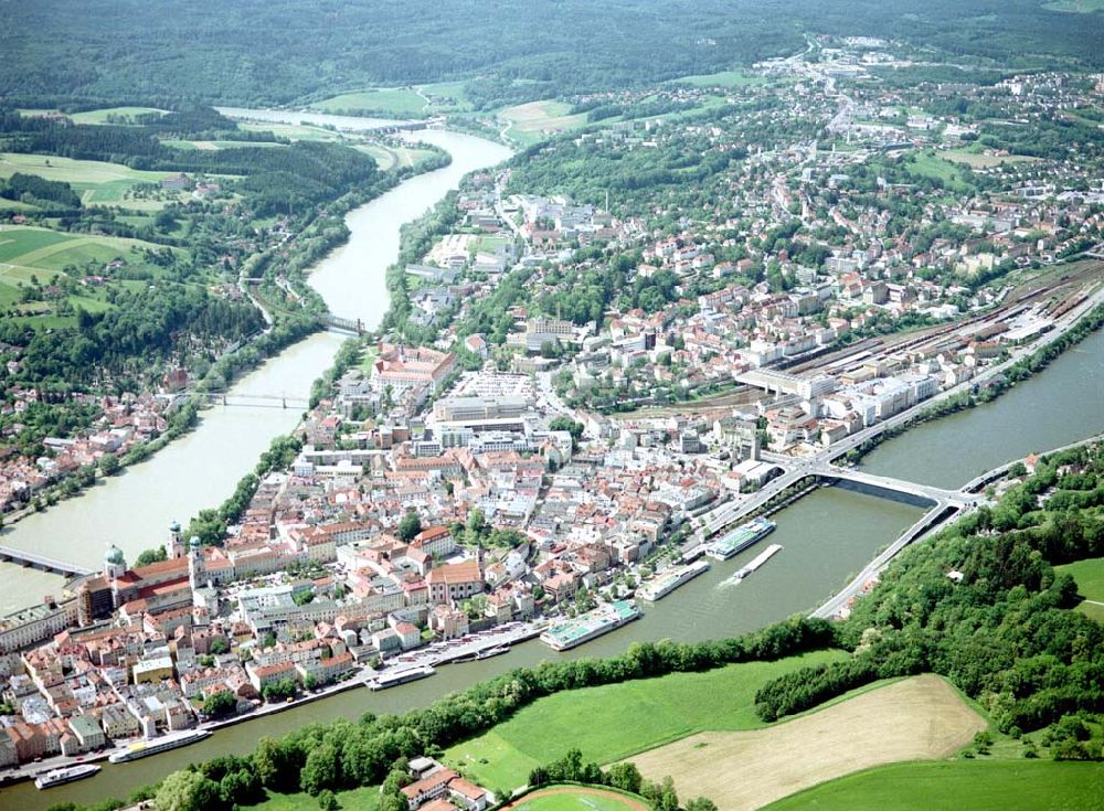 Passau / Bayern from above - Fußgängerzone in der Altstadt von Passau am Hauptbahnhof. Eine Planungsfläche der ECE-Projektmanagement GmbH Hamburg.