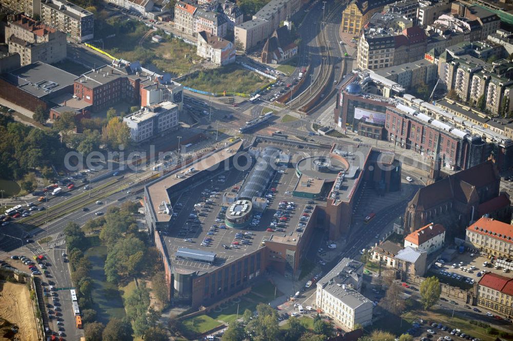 Aerial image Breslau - Die Galeria Dominikañska in Wroclaw (Breslau), ein Shoppingcenter der ECE Projektmanagement GmbH & Co. KG. Das Geschäftshaus im Stadtzentrum beherbergt verschiedende Fachgeschäfte und Serviceeinrichtungen. The Galeria Dominikañska in Wroclaw, is a shopping center of the ECE Projektmanagement GmbH & Co. KG. The business building in the city has different shops and service stations.