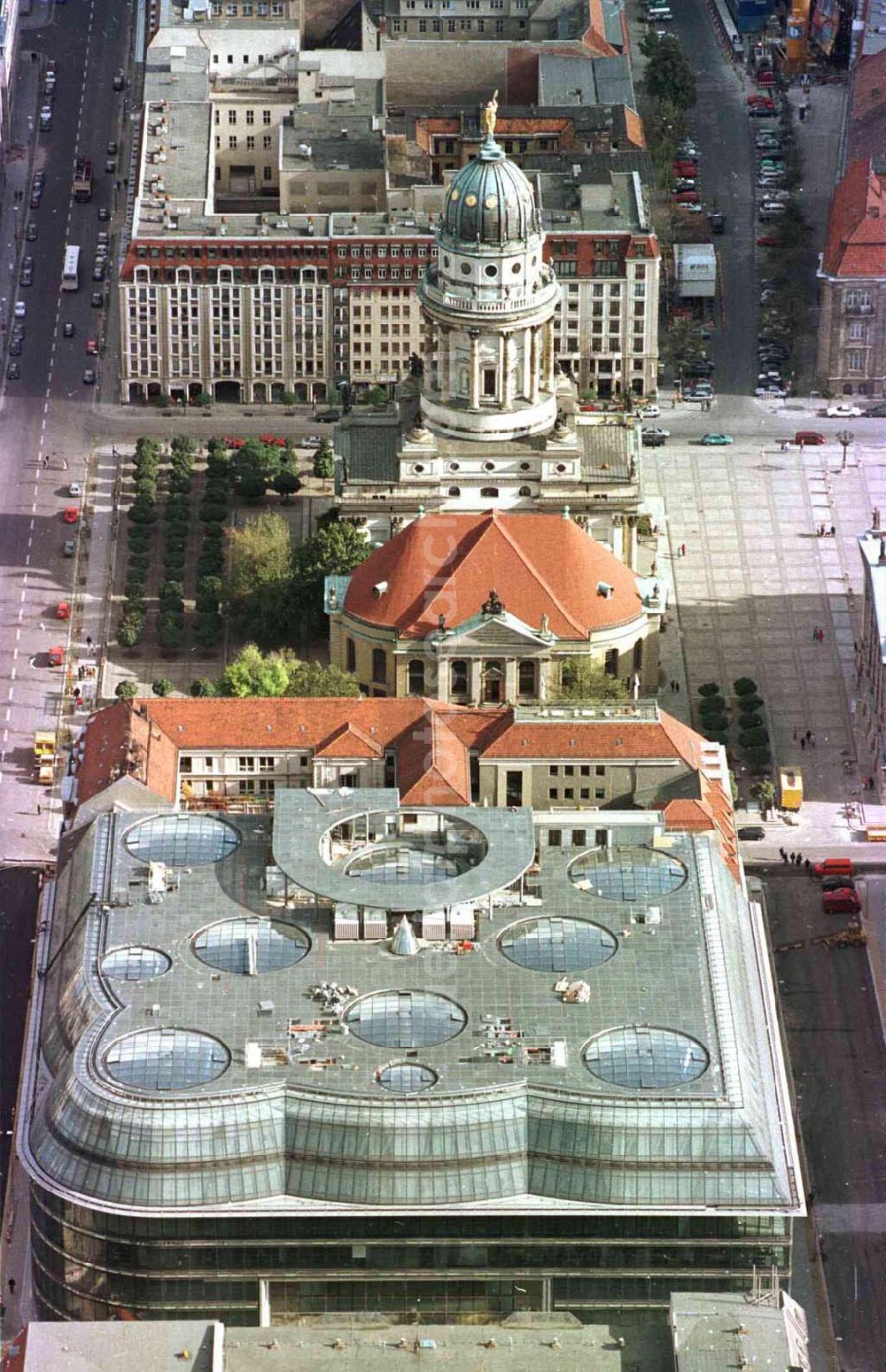 Berlin from above - Galeries Lafayette / Quartier 207 der Friedrichstadtpassagen