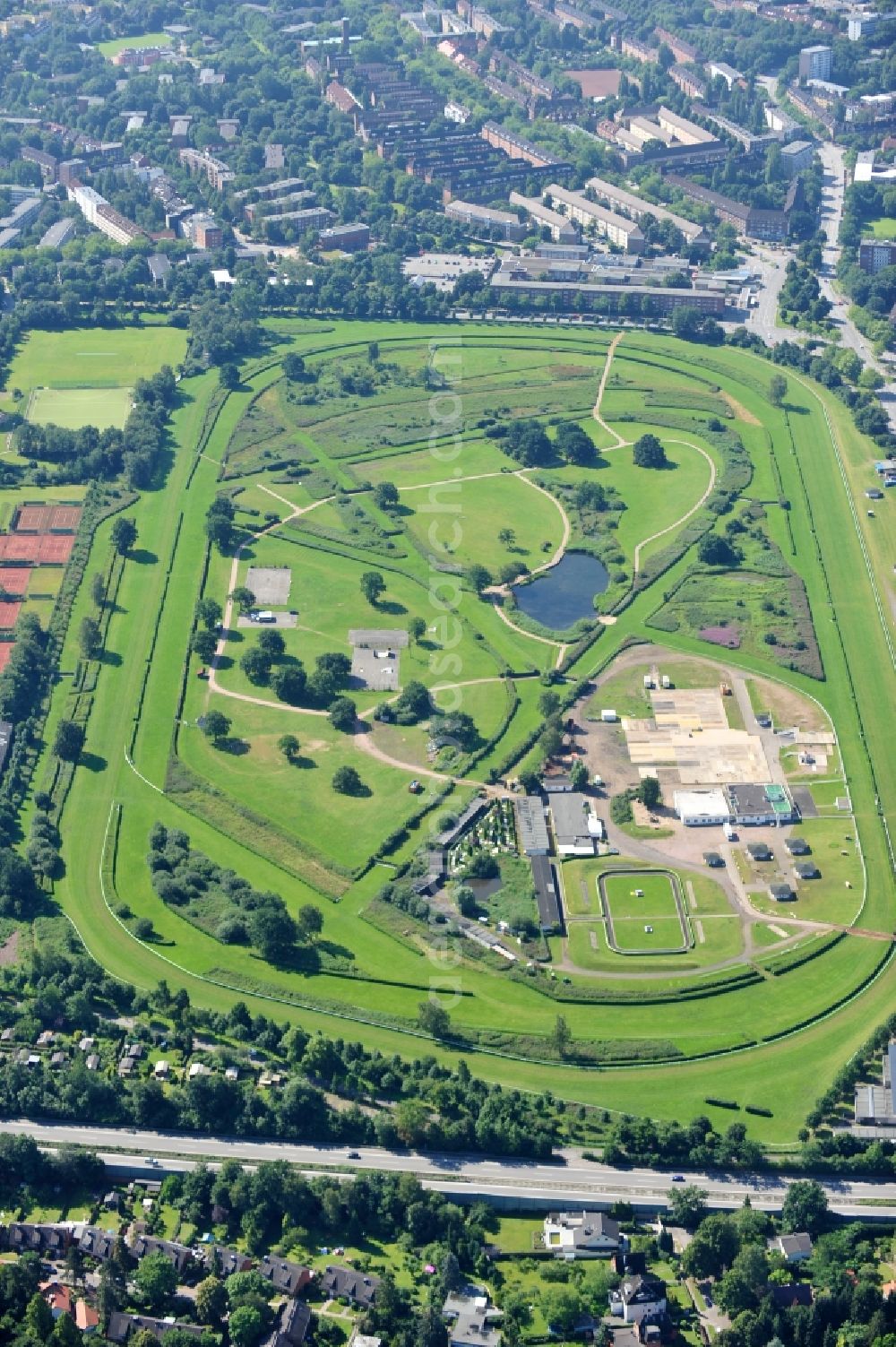 Hamburg from above - The race track / race track Hamburg-Horn of horse racing sports clubs Hamburg-Club eV Hamburg