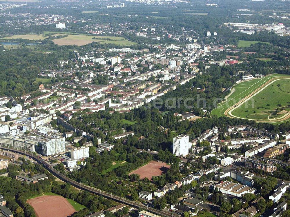 Aerial photograph Köln - 29.08.2005 Köln (NRW) Blick auf die Galopprennbahn im Stadtteil Weiden-Pesch im Kölner Norden. KÖLNER RENN-VEREIN 1897 E.V., Rennbahnstraße 152, 50737 Köln, Telefon: (0221) 9 74 50 50, Telefax: (0221) 9 74 50 55, E-Mail: kontakt@koeln-galopp.de