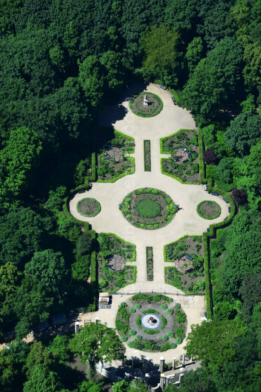 Berlin from the bird's eye view: Garden rose garden with fountain bowl in the Tiergarten of Berlin