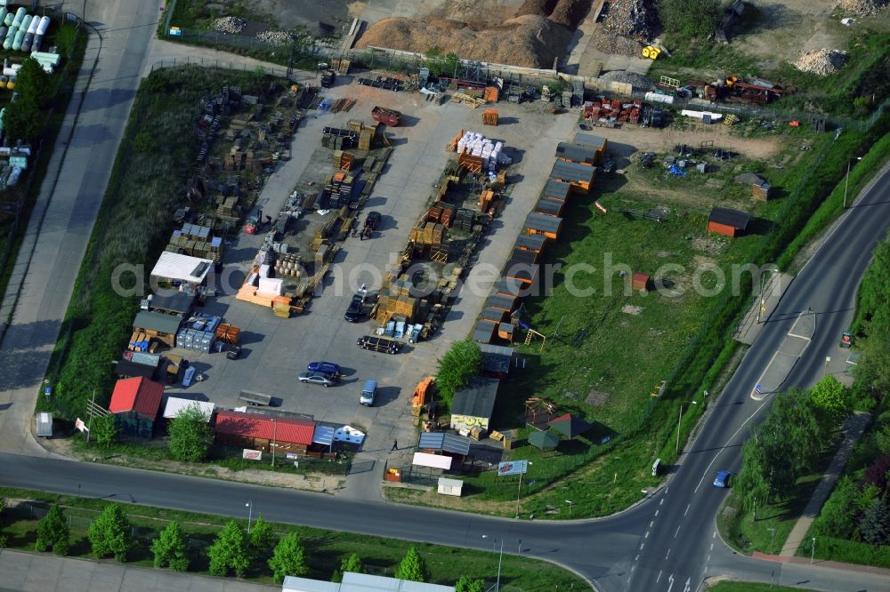 Aerial image Hoppegarten - The garden discounters Garden Koenig has been in the industry road in Hoppegarten in Brandenburg an establishment. The trade market is also specialized in the sale of carports, fences and building materials for landscaping and garden design