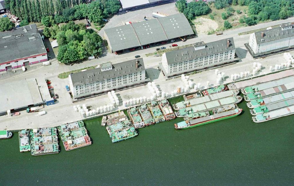 Berlin - Spandau from above - GASAG-Verladehafen an der Havel