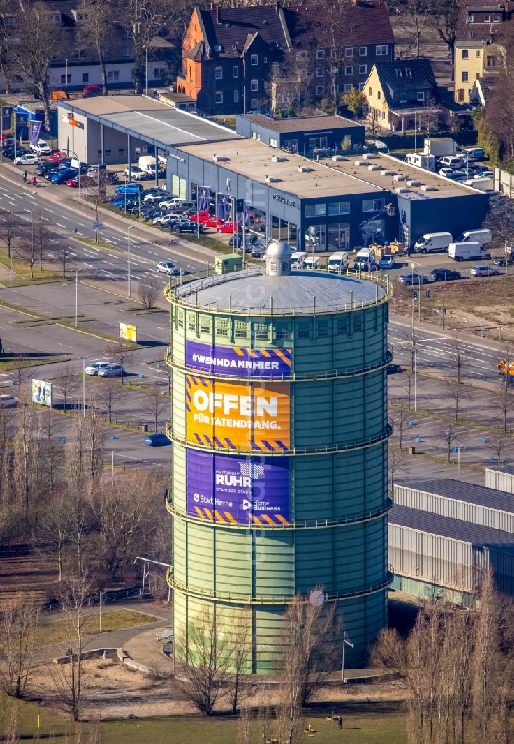 Herne from the bird's eye view: Gasometer high storage tank on Holsterhauser Strasse in Herne at Ruhrgebiet in the state North Rhine-Westphalia, Germany