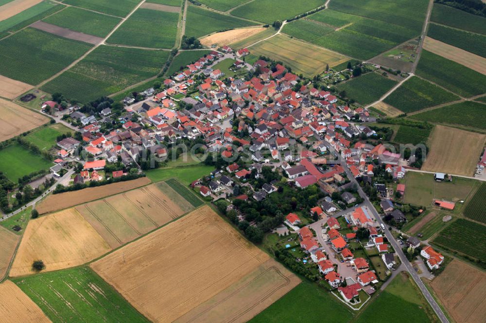 Aerial photograph Gau-Heppenheim - Blick auf die Ortsgemeinde Gau-Heppenheim im Landkreis Alzey-Worms in Rheinland-Pfalz. Sie gehört der Verbandsgemeinde Alzey-Land an. View to the congregation Gau-Heppenheim in the administrative district Alzey-Worms of Rhineland-Palatinate.