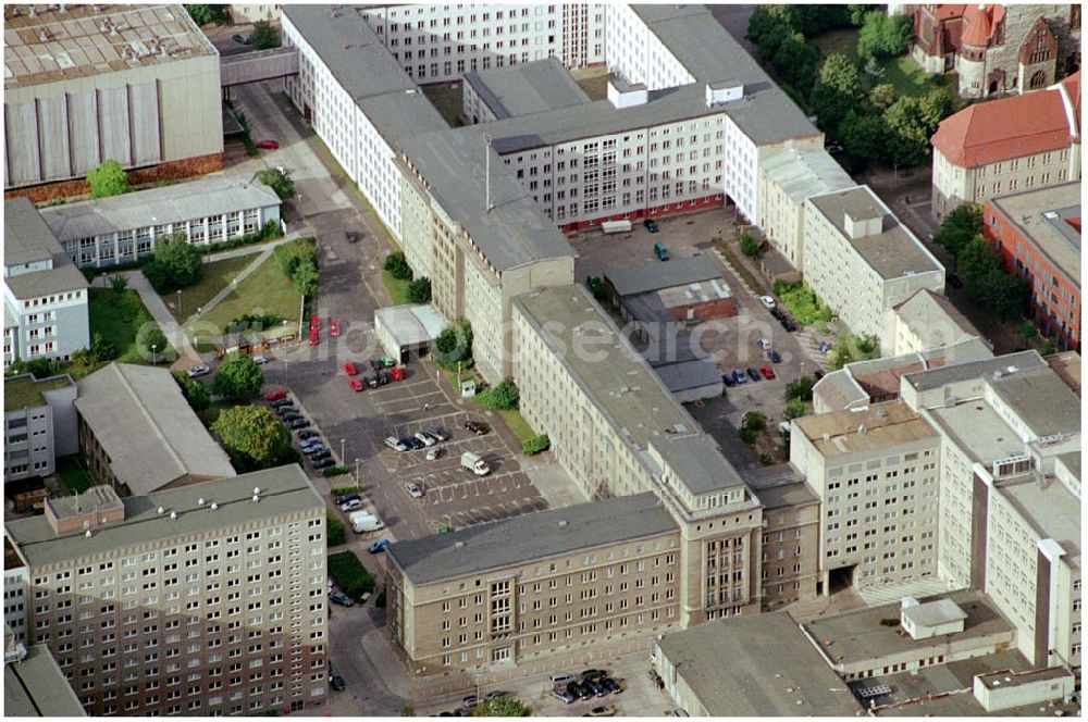 Aerial photograph Berlin - 22.08.2004, Blick auf das ehem. Ministerium für Staatssicherheit und heutige Gauckbehörde Lichtenberg in der Normannenstr.