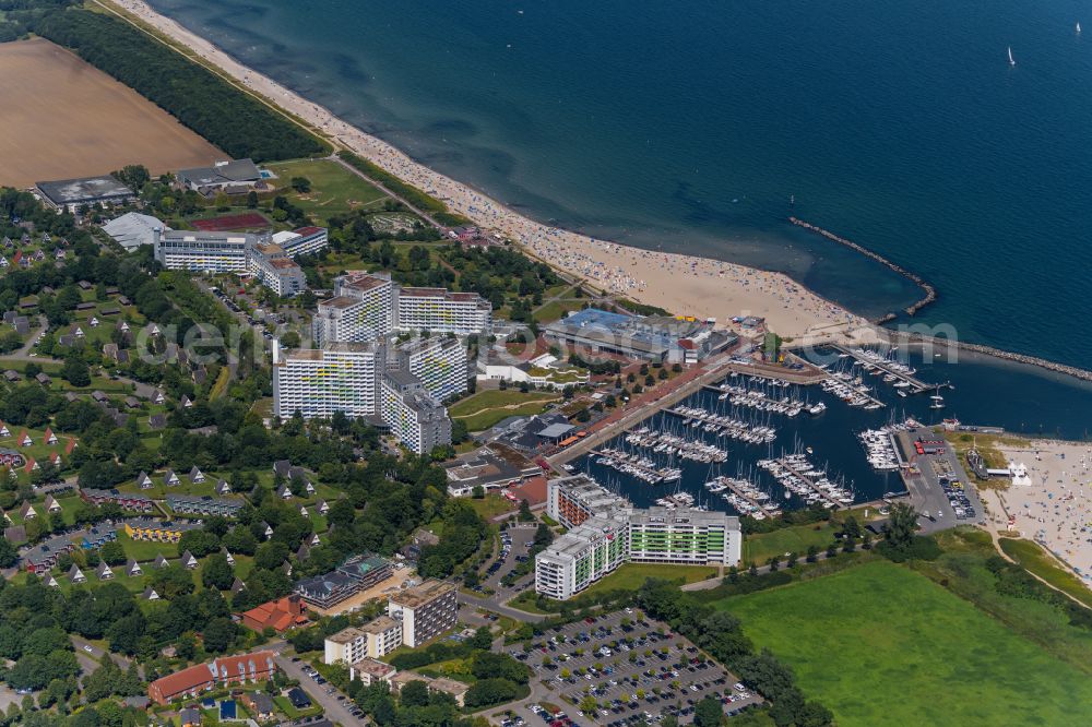 Aerial photograph Damp - Complex of the hotel building Ostseehotel Midgard on Seeuferweg in the district Ostseebad Damp in Damp in the state Schleswig-Holstein, Germany