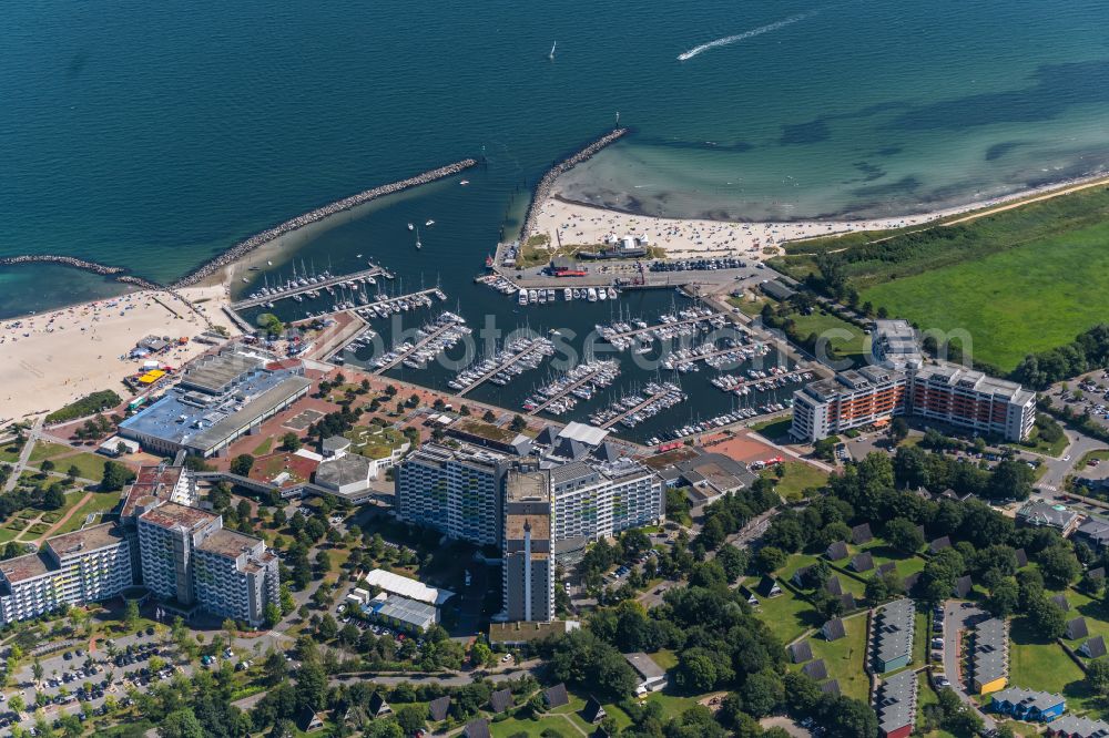 Aerial photograph Damp - Complex of the hotel building Ostseehotel Midgard on Seeuferweg in the district Ostseebad Damp in Damp in the state Schleswig-Holstein, Germany