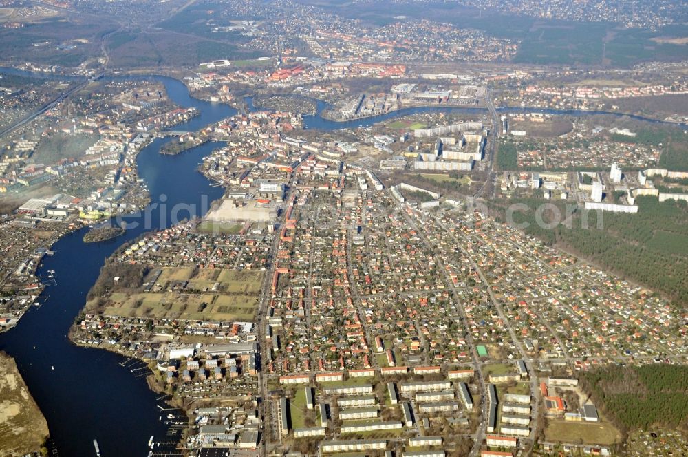 Aerial image Berlin - View of the area named Wendenschloß in the district Treptow-Köpenick in Berlin. The area is surrounded by the Langer See