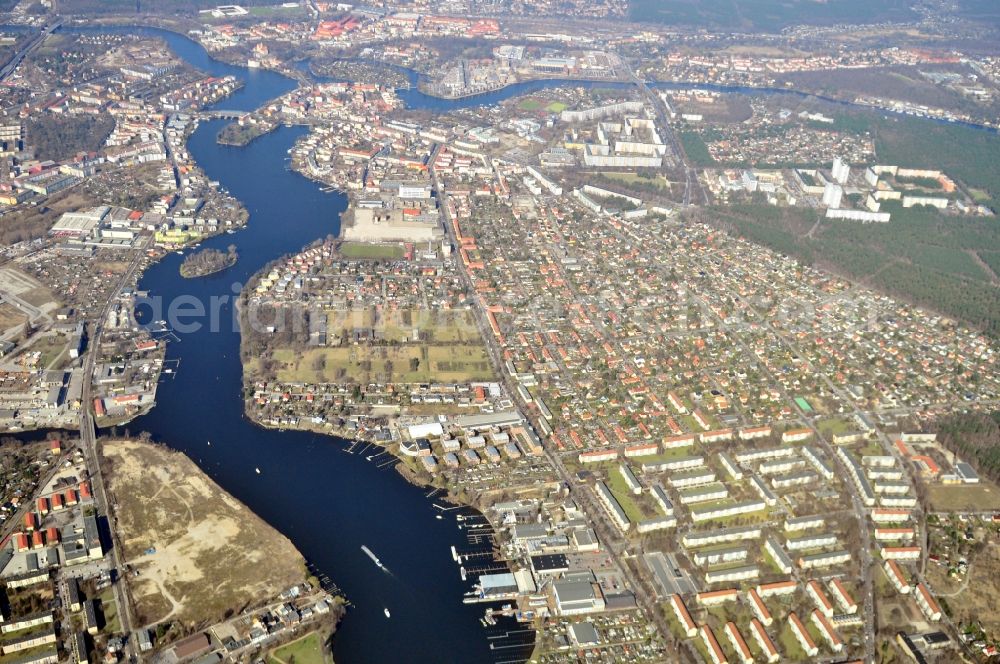 Aerial photograph Berlin - View of the area named Wendenschloß in the district Treptow-Köpenick in Berlin. The area is surrounded by the Langer See