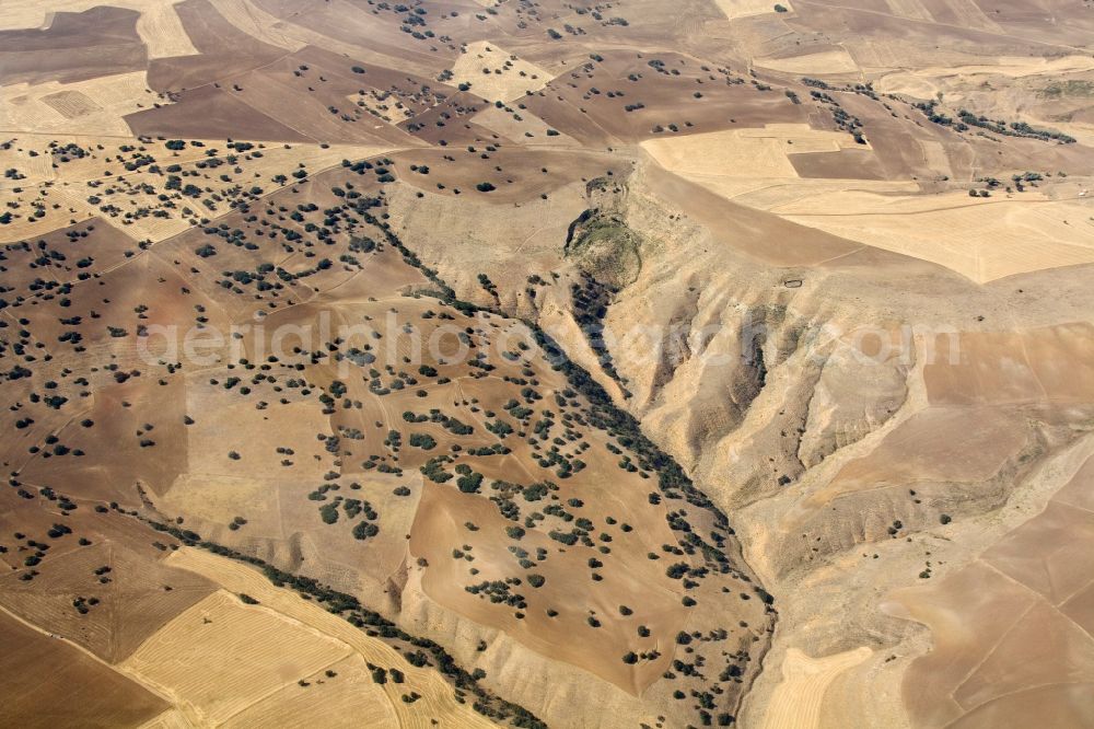 Serflikochisar from the bird's eye view: View of a mountain landscape in the central Anatolian highlands near Serflikochisar in the province / Il Ankara in Turkey / Türkiye